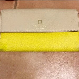 🎀 Kate Spade Tan and Yellow Wallet